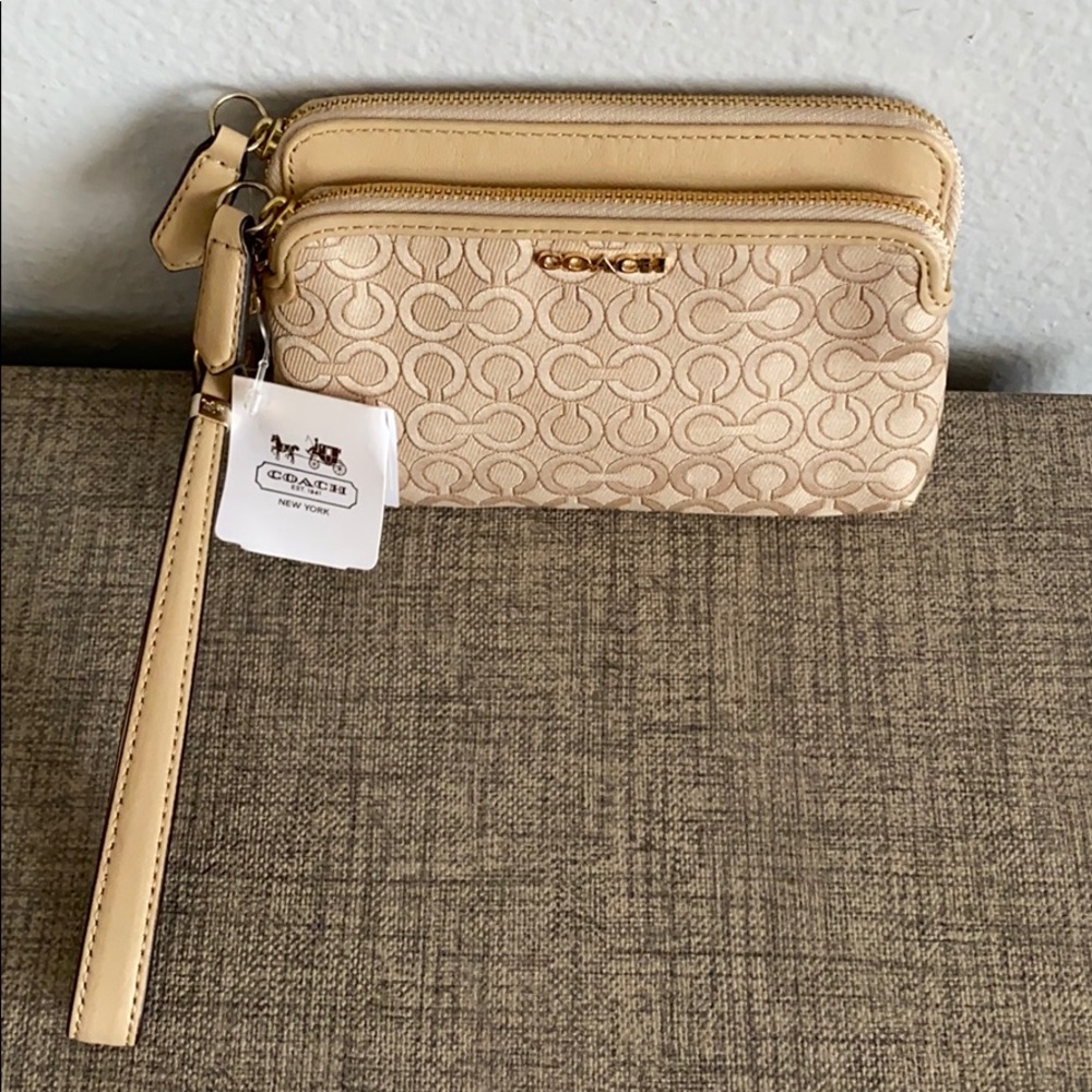 Brand New Coach Wristlet - Picture 2 of 3